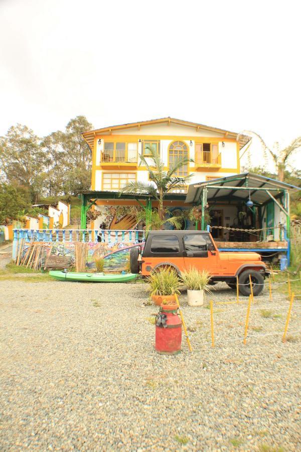 Alegria Hostel Boutique Guatape Bagian luar foto